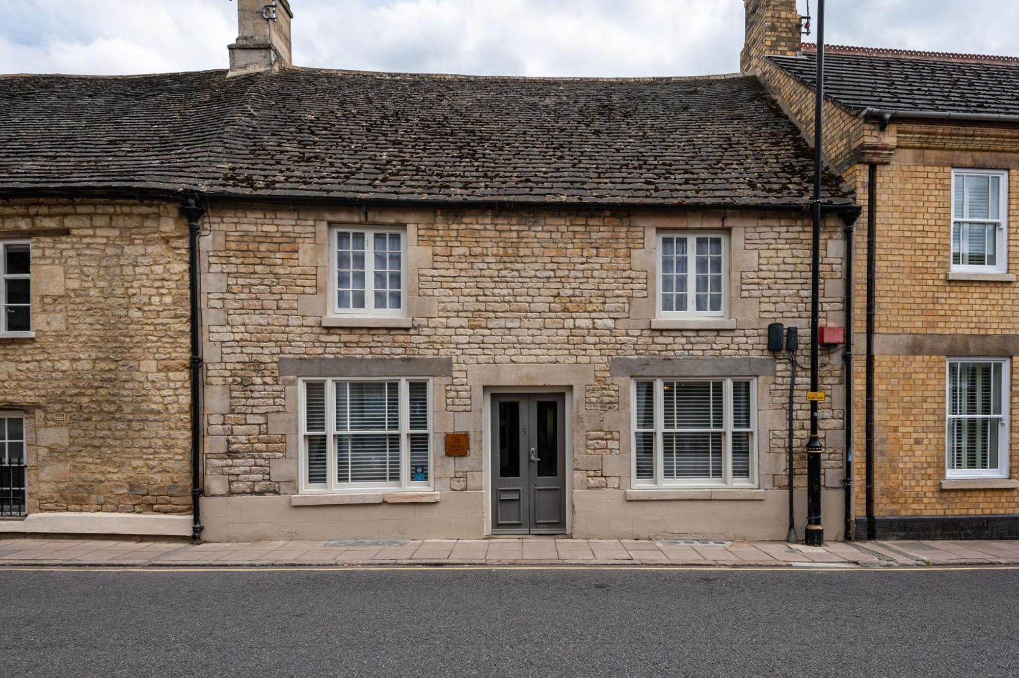 Luxury Town Centre Loft Apartment In Converted Granary Stamford Exteriér fotografie