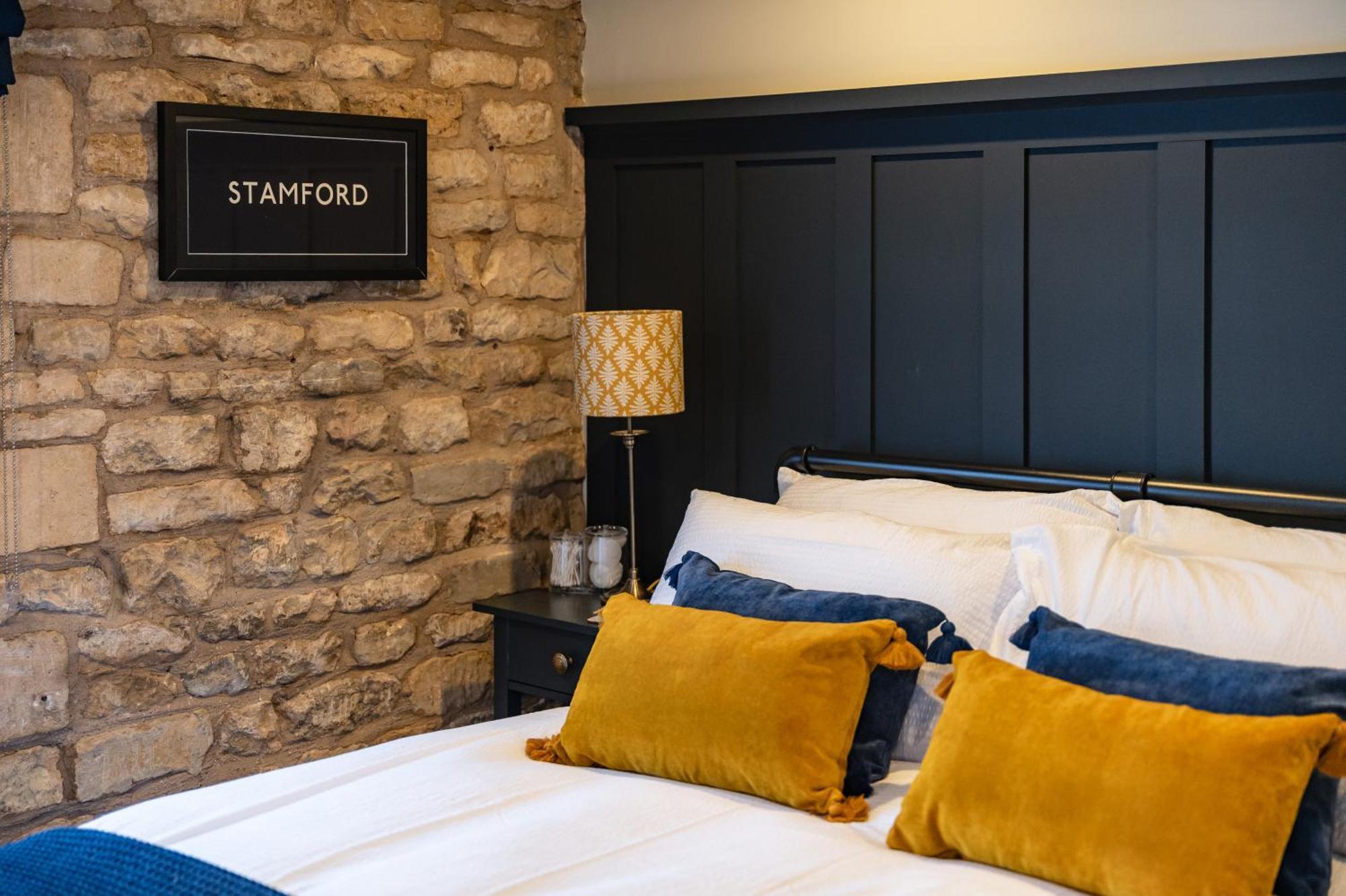 Luxury Town Centre Loft Apartment In Converted Granary Stamford Exteriér fotografie