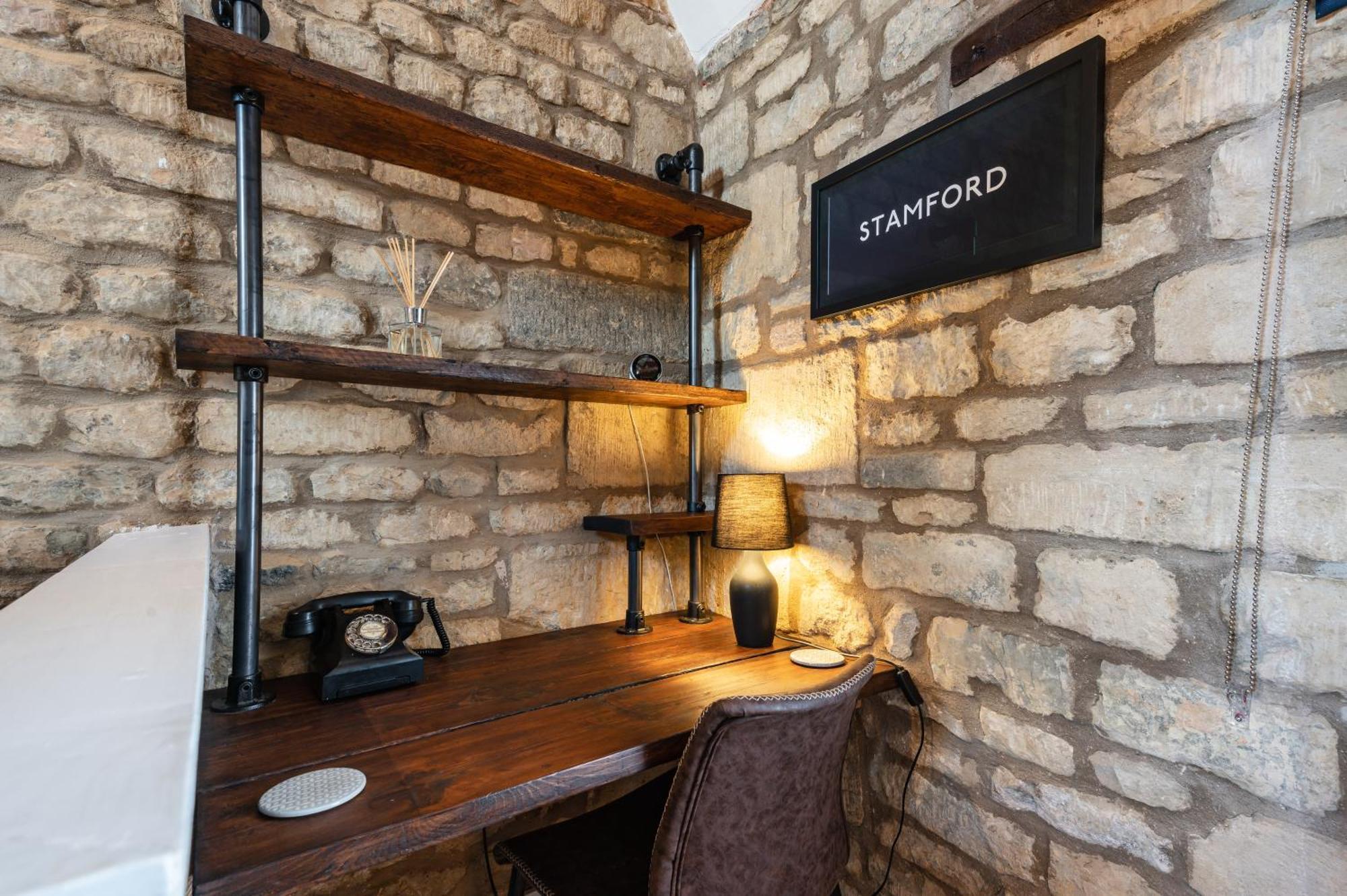 Luxury Town Centre Loft Apartment In Converted Granary Stamford Exteriér fotografie